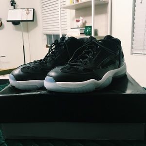 AUTHENTIC NIKE AIR JORDAN 11 SPACE JAM Edition